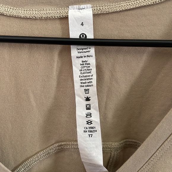 Lulu lemon form fitting dress - Picture 2 of 2